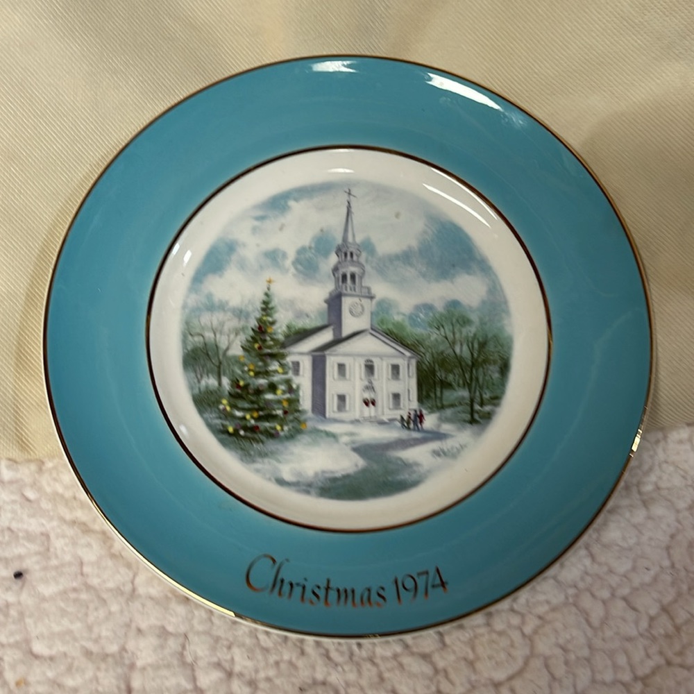 AVON Lot of 7 Christmas Plates - Buy All or Pick One For Less $$